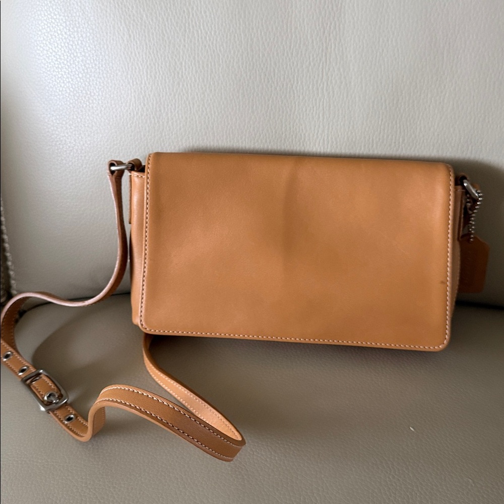 Vintage  Y2K Coach Legacy West Demi Flap Vintage Coach Legacy camel  9599